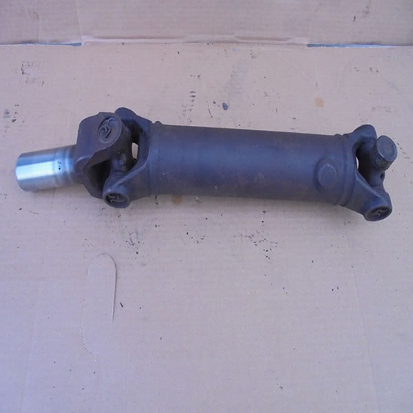 1987-91 Jeep YJ 4 cly Rear Driveshaft 13 1/2" Center to Center