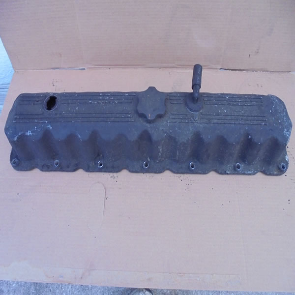 1991-95 Jeep YJ 6 cly 4.0L Valve Cover