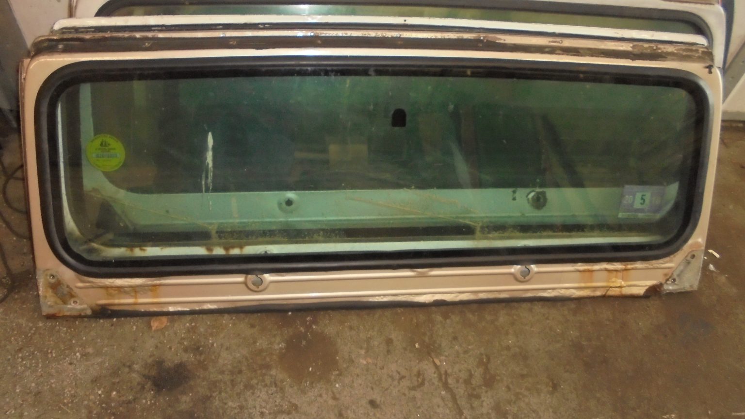 19871995 JEEP YJ WINDSHIELD FRAME/GLASS LOCAL PICKUP ONLY One Jeep