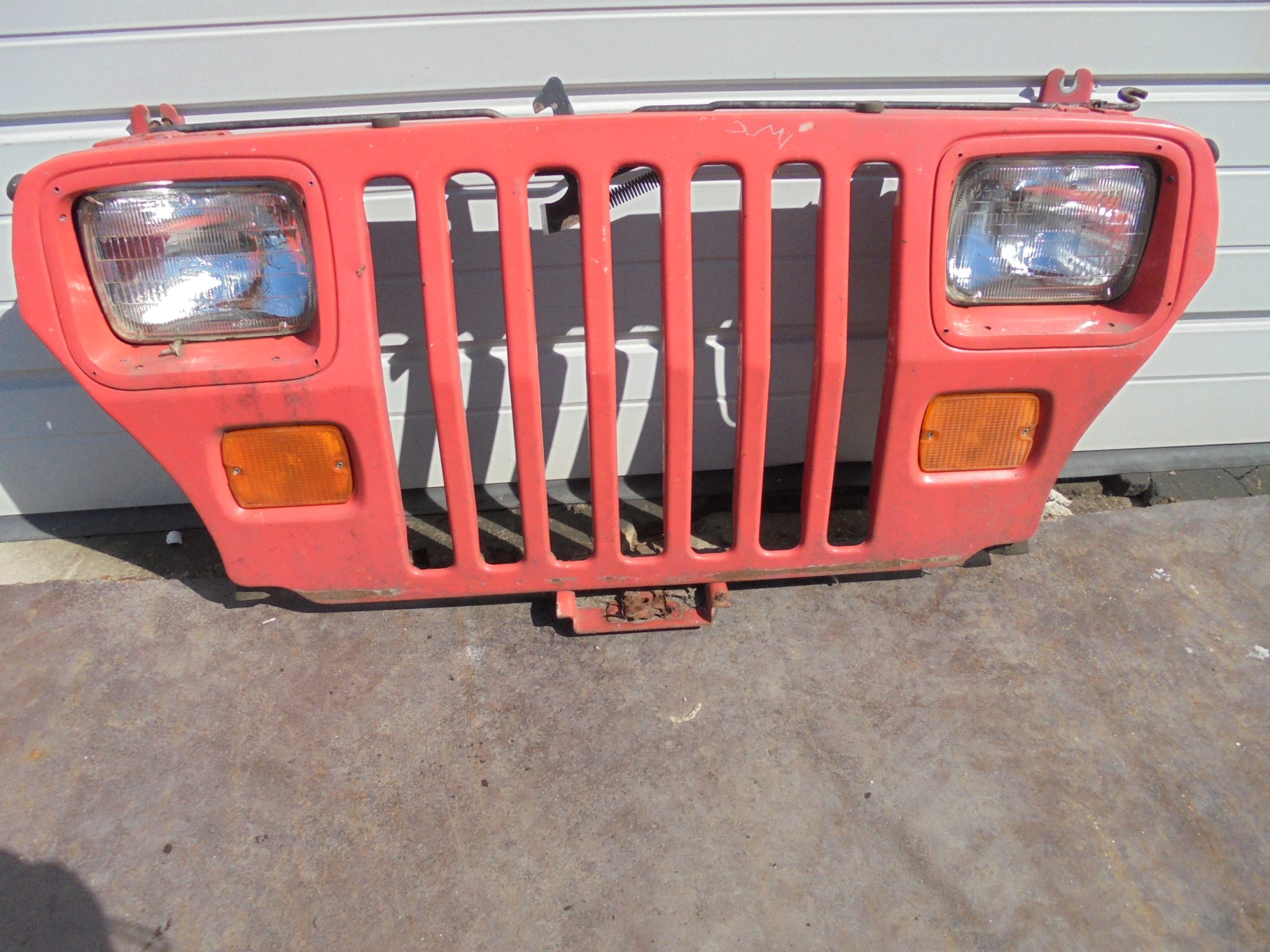 19871995 JEEP YJ WRANGLER RED/SALMON/RIO GRANDE GRILL One Jeep